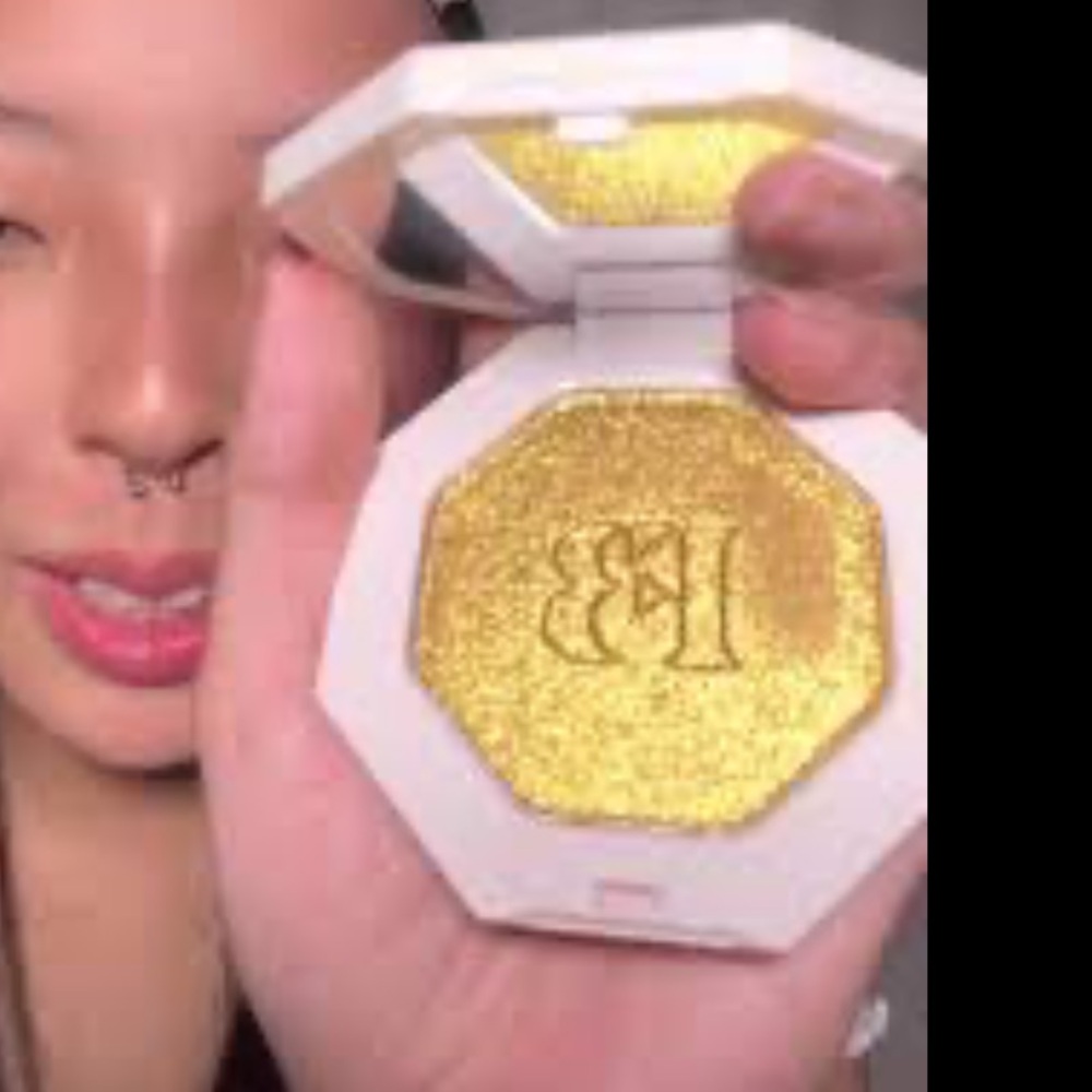 Fenty Beauty Trophy Wife Killawatt Freestyle Highlighter NIB - Picture 4 of 5